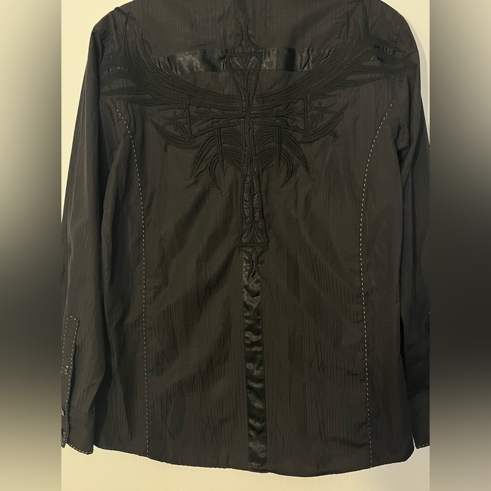 Roar | Believe button down black embroidered cross shirt Men’s size M goth punk